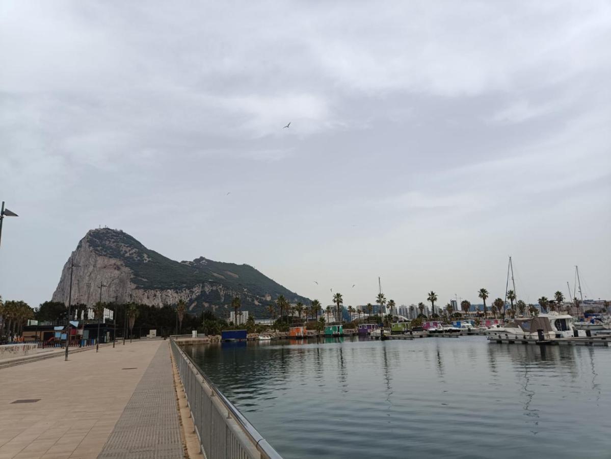 Vistas A 3 Paises Y 2 Continentes 1º Linea De Playa A 5 Minutos De Gibraltar Daire La Línea de la Concepción Dış mekan fotoğraf