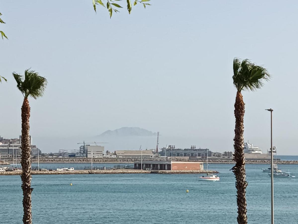 Vistas A 3 Paises Y 2 Continentes 1º Linea De Playa A 5 Minutos De Gibraltar Daire La Línea de la Concepción Dış mekan fotoğraf