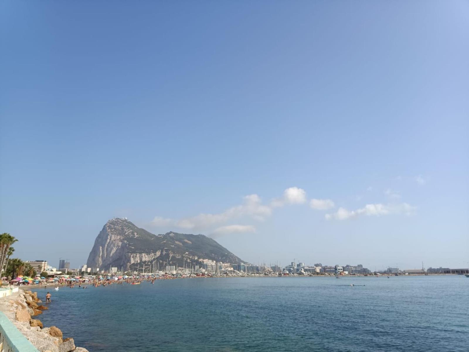 Vistas A 3 Paises Y 2 Continentes 1º Linea De Playa A 5 Minutos De Gibraltar Daire La Línea de la Concepción Dış mekan fotoğraf